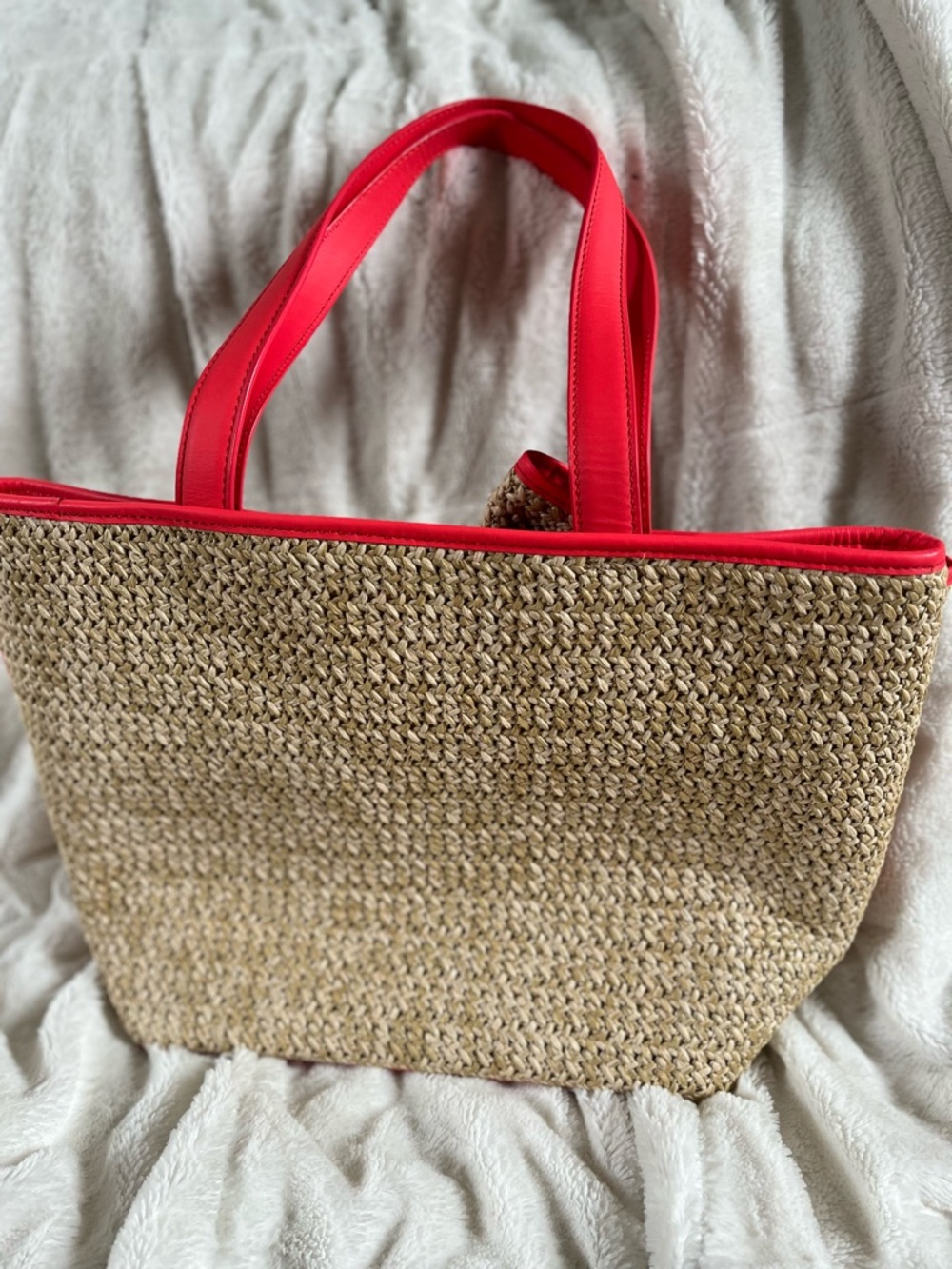 SOLD kate spade Natural Straw Tote with Red Trim and Bow EUC MSRP 248 - Picture 3 of 6